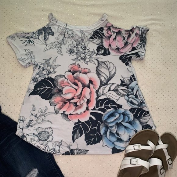 Cutout Blouse w/ Pink, Navy & White Floral Design - Picture 2 of 5